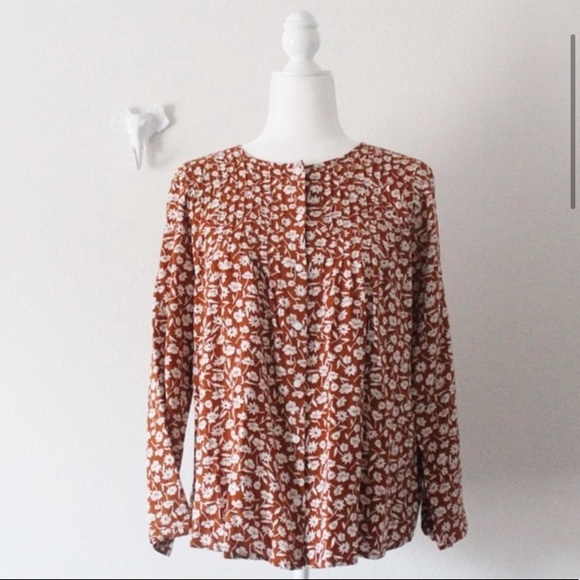 RELISTED NWT Old Navy Floral Pleated Blouse Shirt L568 - Picture 3 of 7